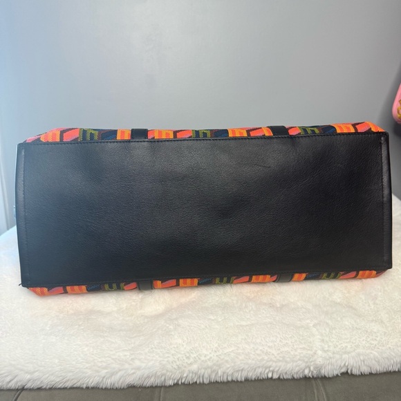 MCM Cubic Monogram Jacquard Tote Bag & Pouch - Picture 7 of 16